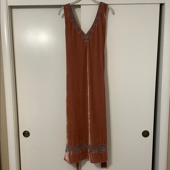 NWT J.O.A. Embroidered Velvet Midi Dress - Picture 10 of 14